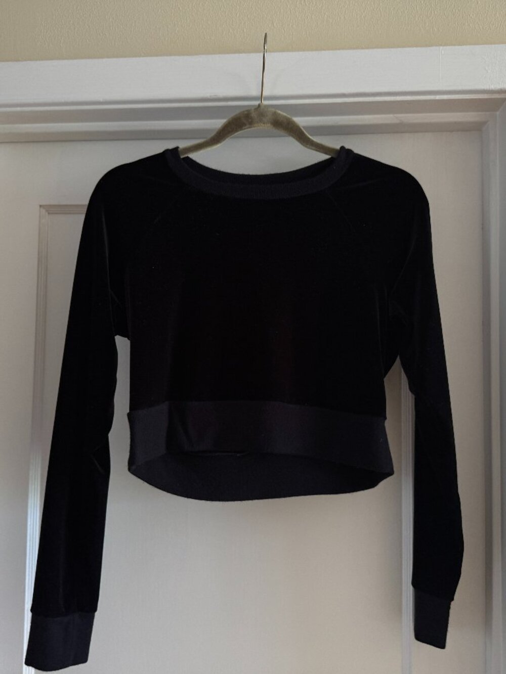 Black Velvet Cropped Pullover | Beyond Yoga